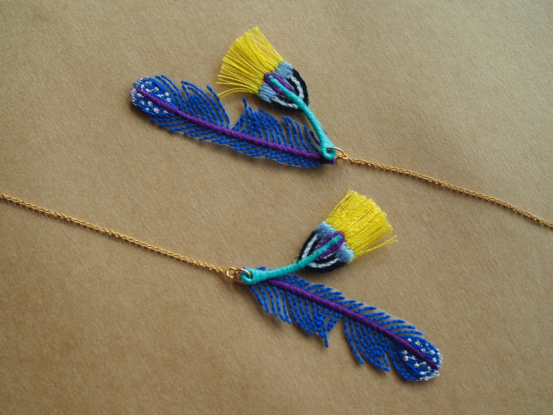 PLUME / EARRINGS / BLUE