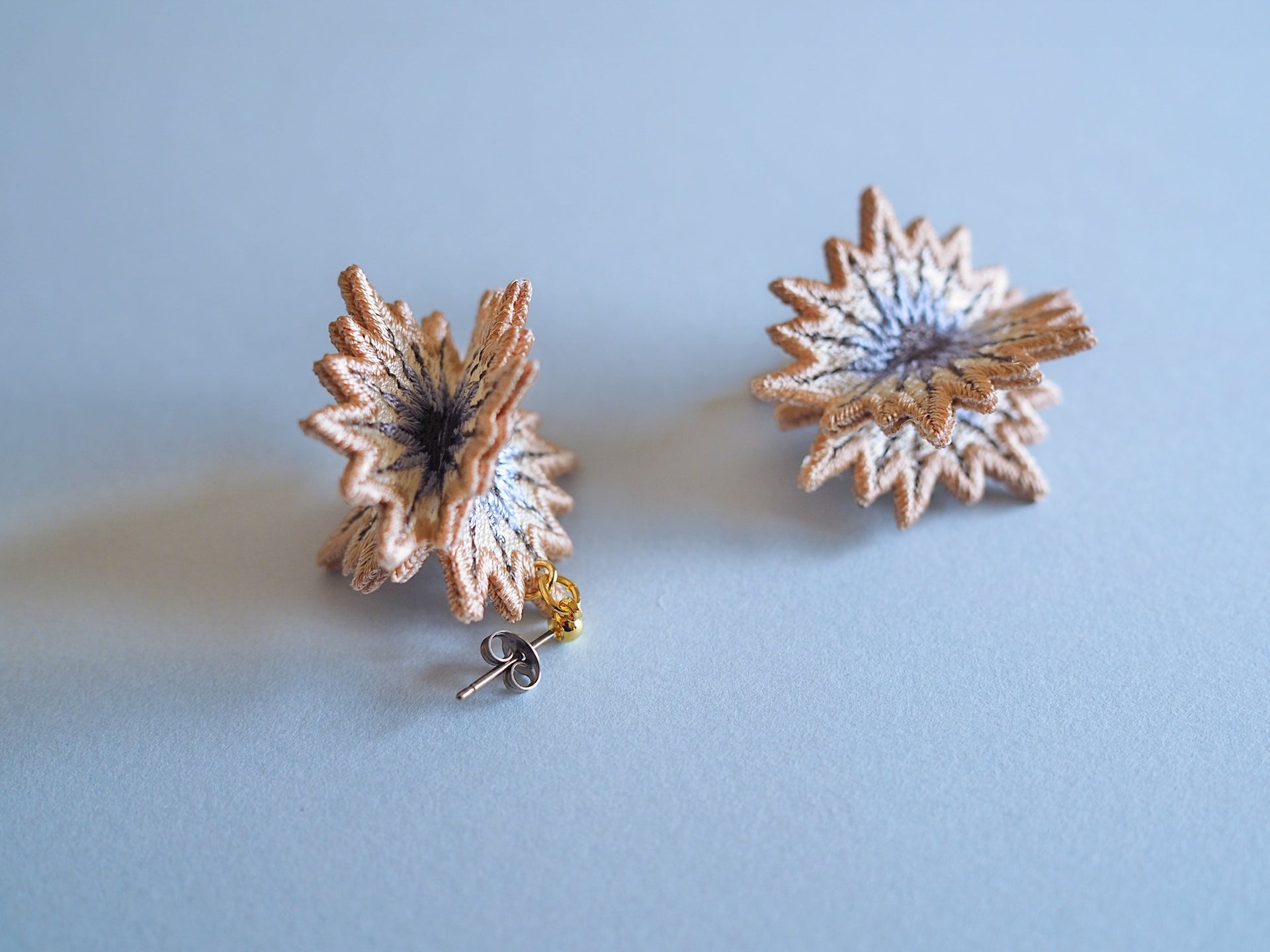 SPUTNIK / EARRINGS / PINK