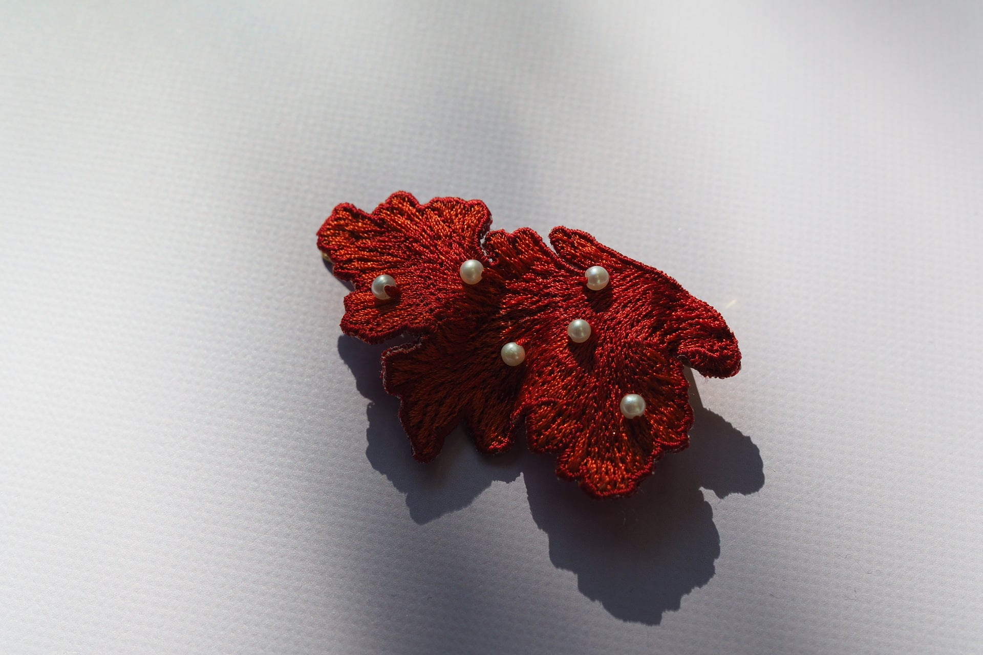 EMBROIDERY HAIRPIN / WAVY PEARL / RED