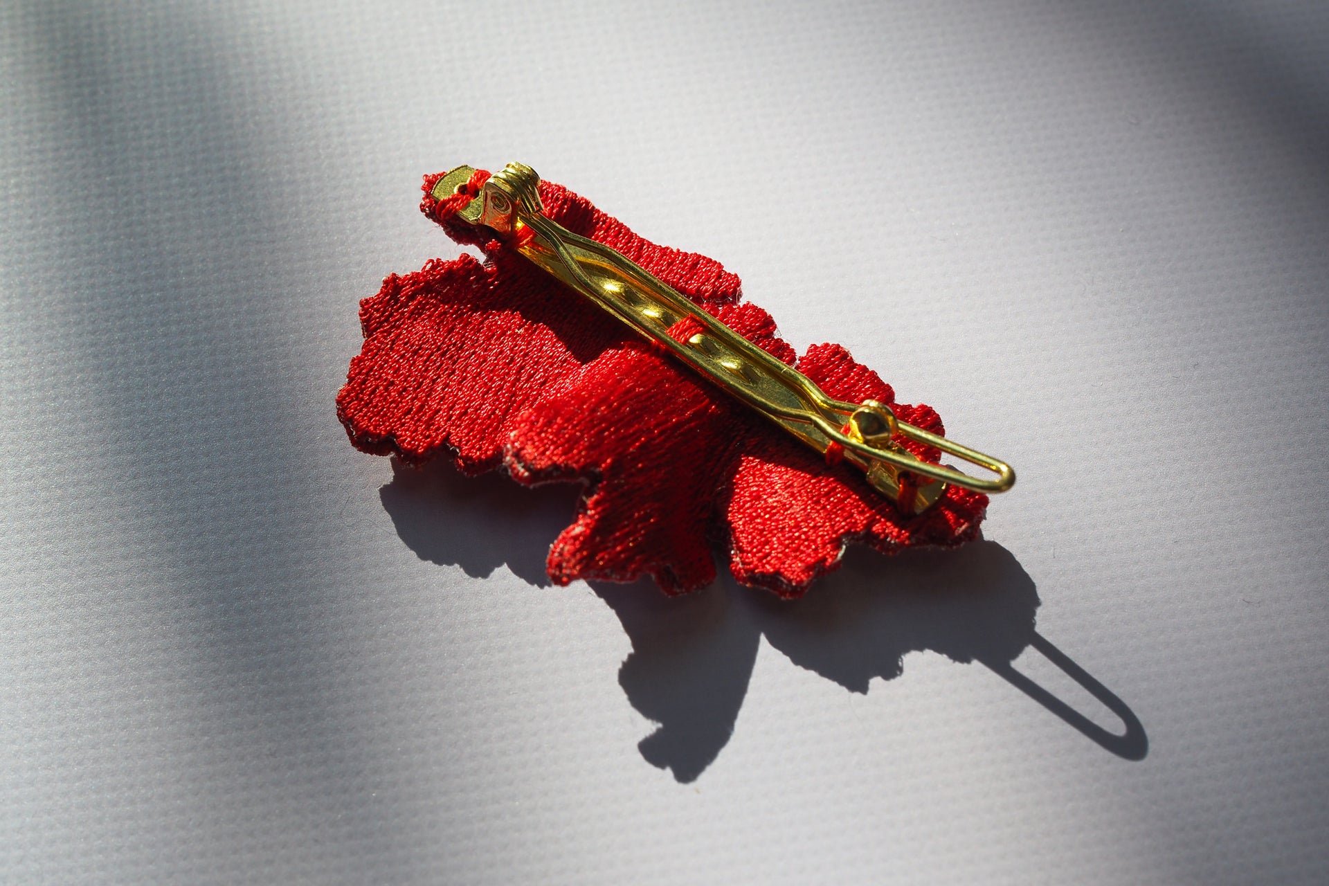 EMBROIDERY HAIRPIN / WAVY PEARL / RED