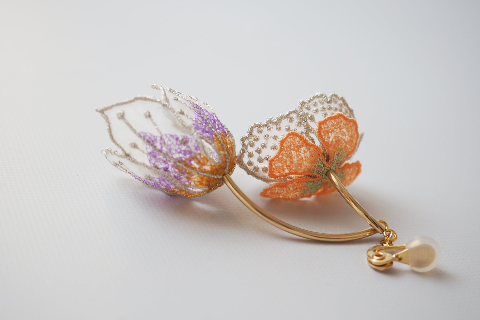 FLOWERS AT DAWN / EARRING / IVORY