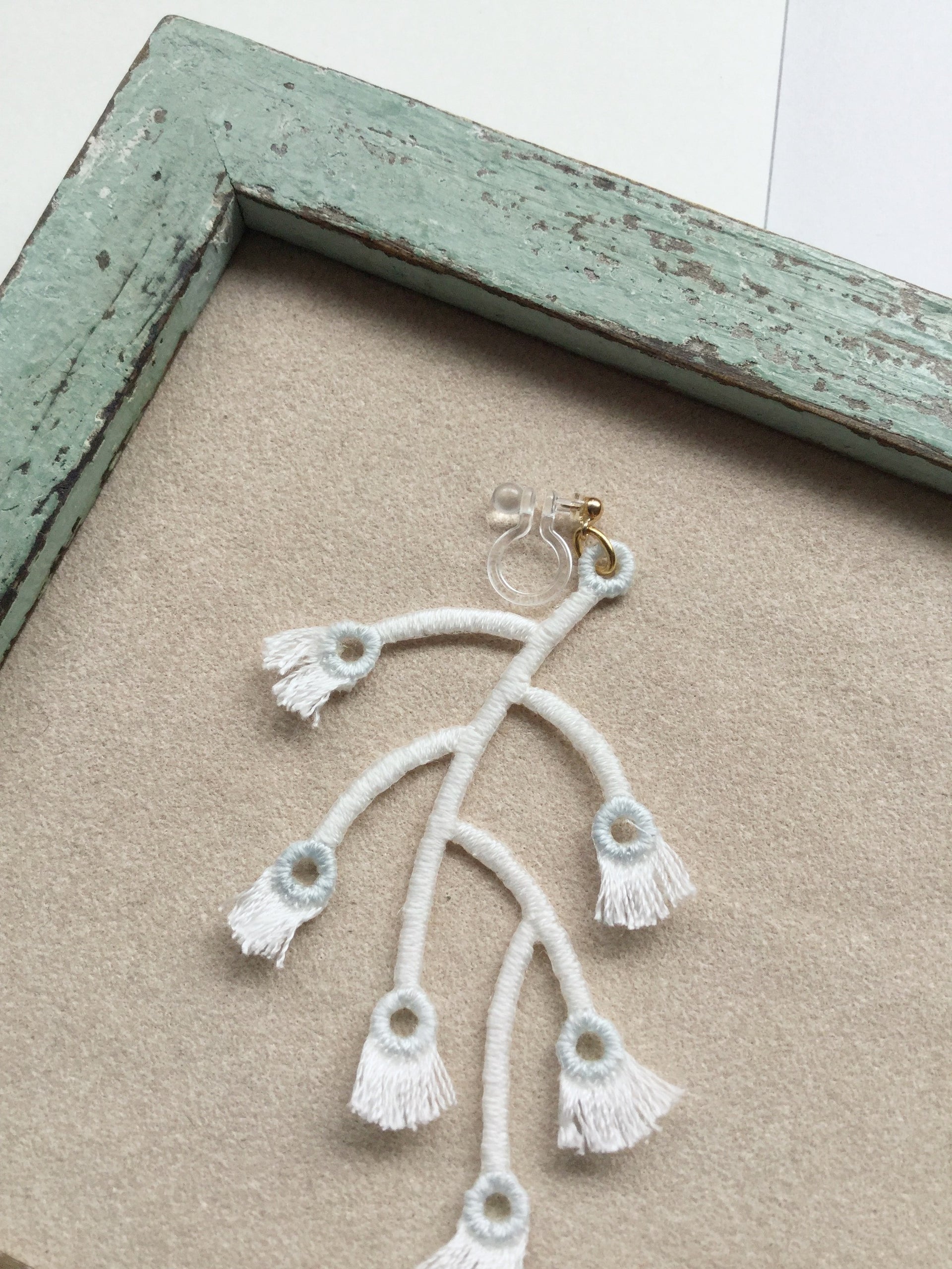 BRANCHED / EARRINGS / WHITE