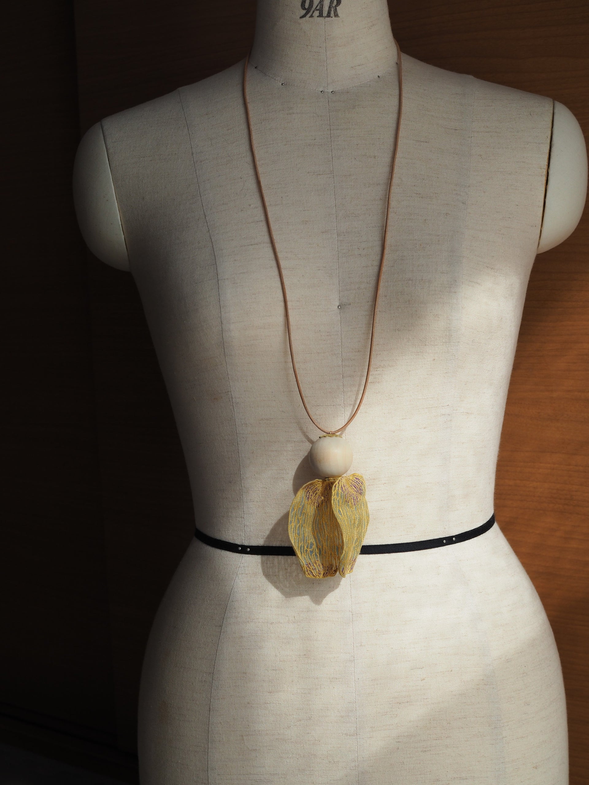 KALA / NECKLACE / YELLOW