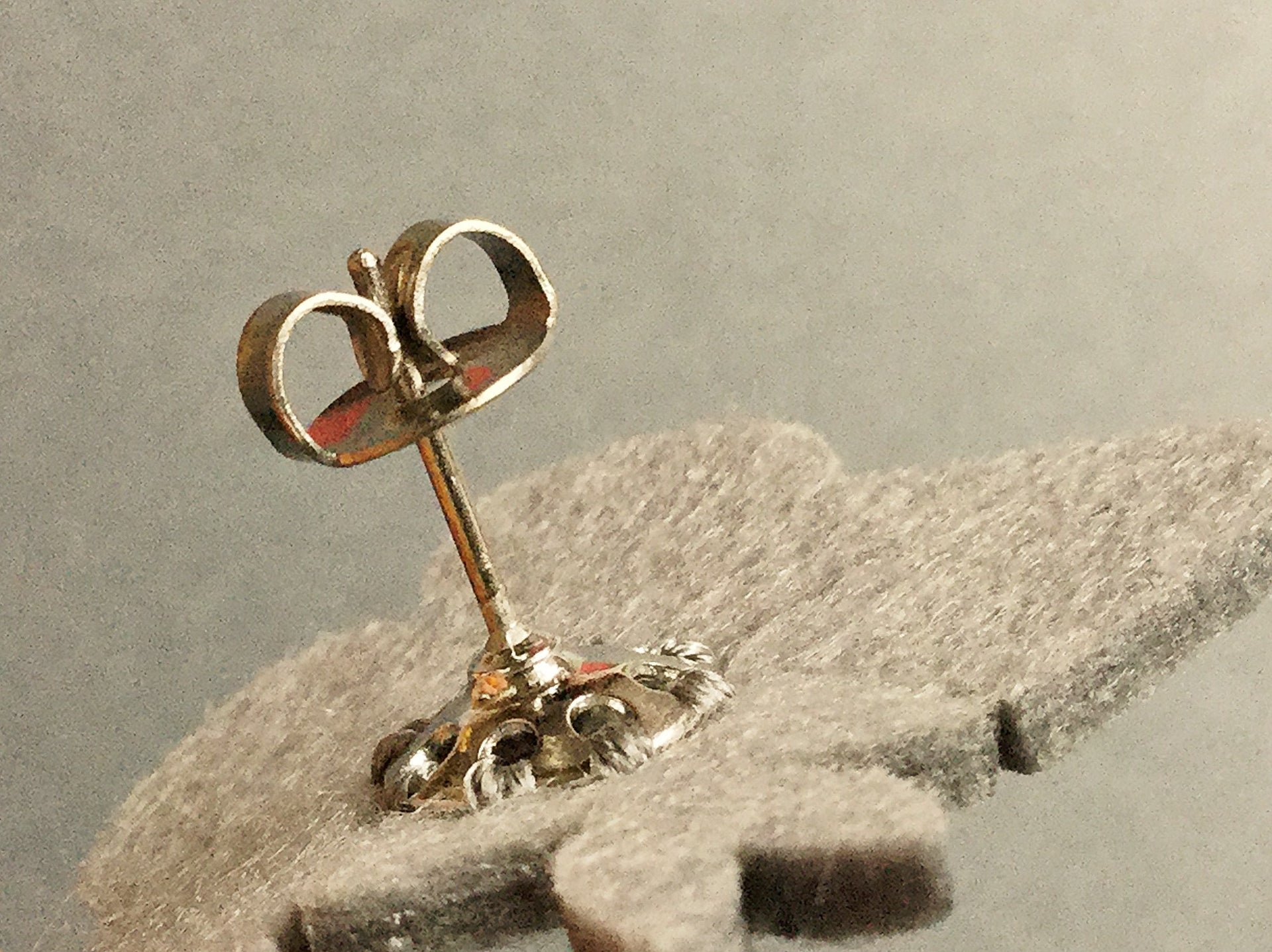 MOTH / EARRING EAR-CLIP / WHITE