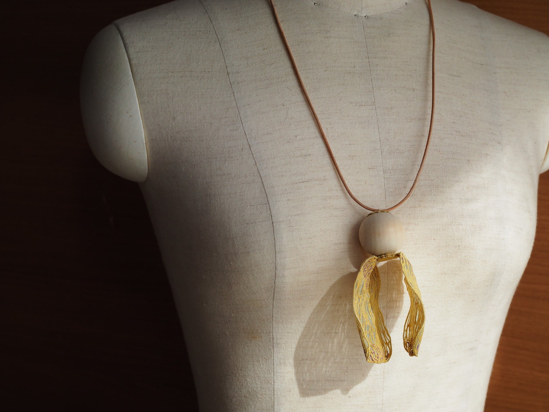 KALA / NECKLACE / YELLOW