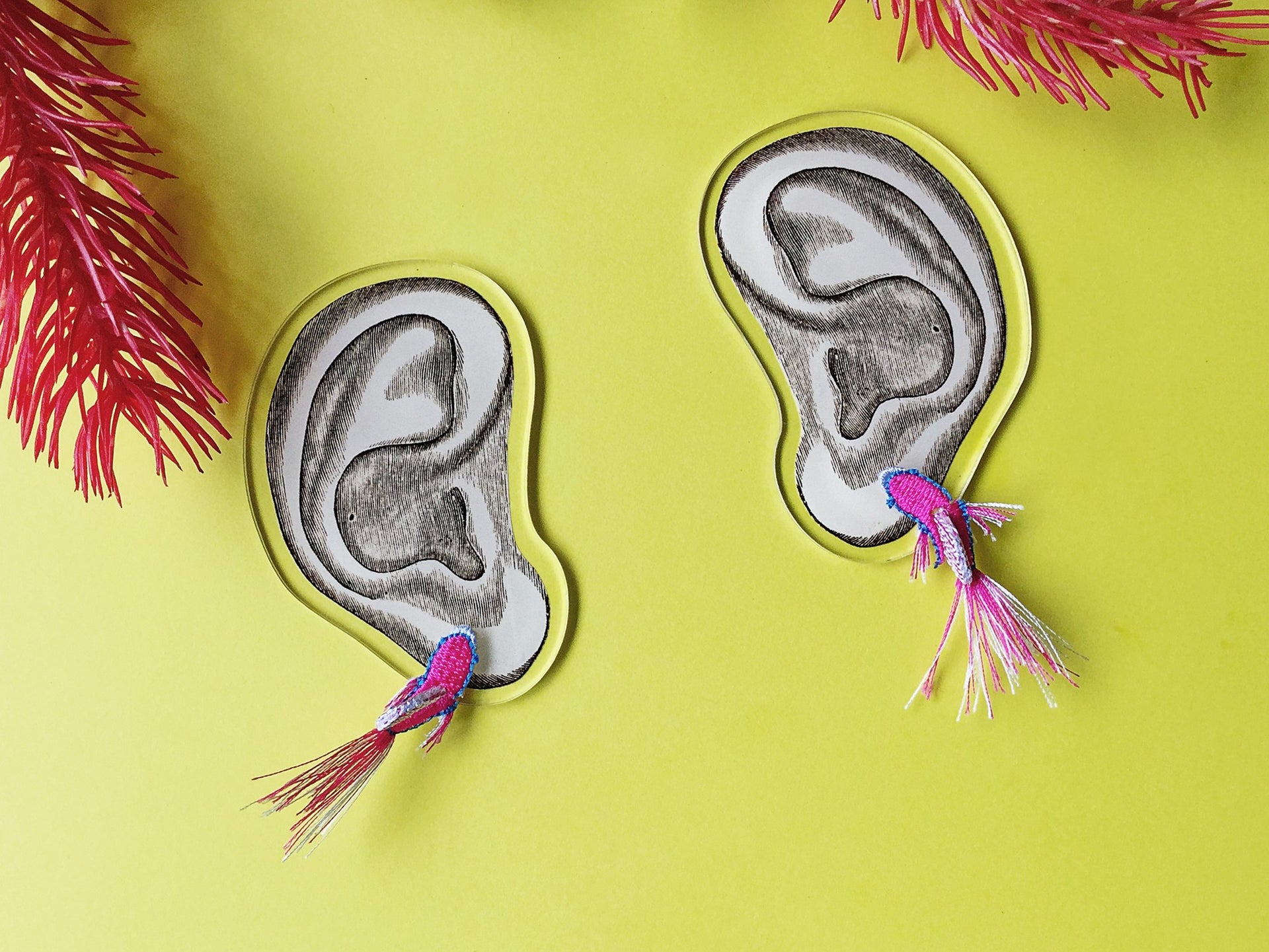 TROPICAL FISH / EARRINGS / VIVID PINK