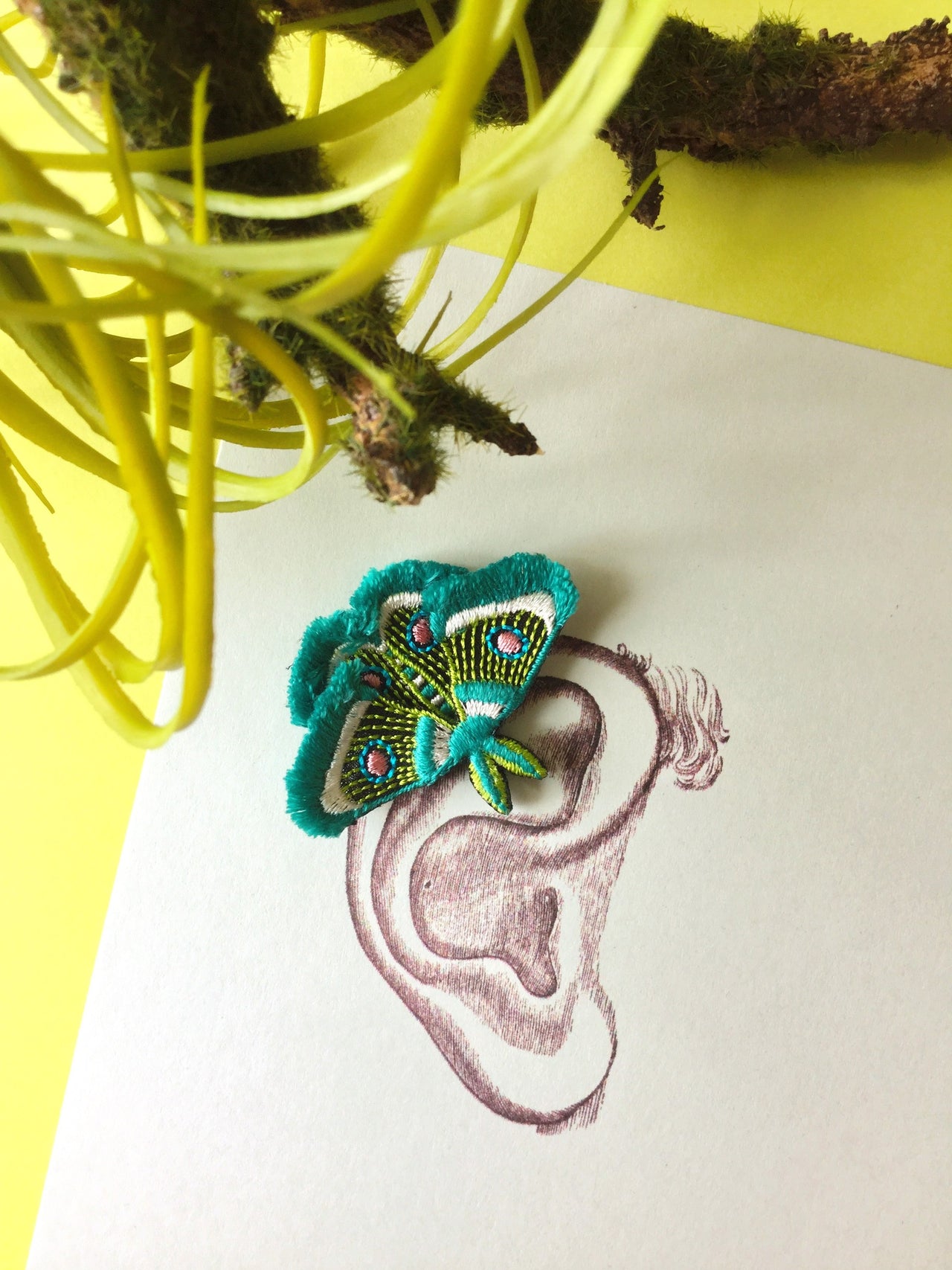 MOTH / EARRING EAR-CLIP / GREEN