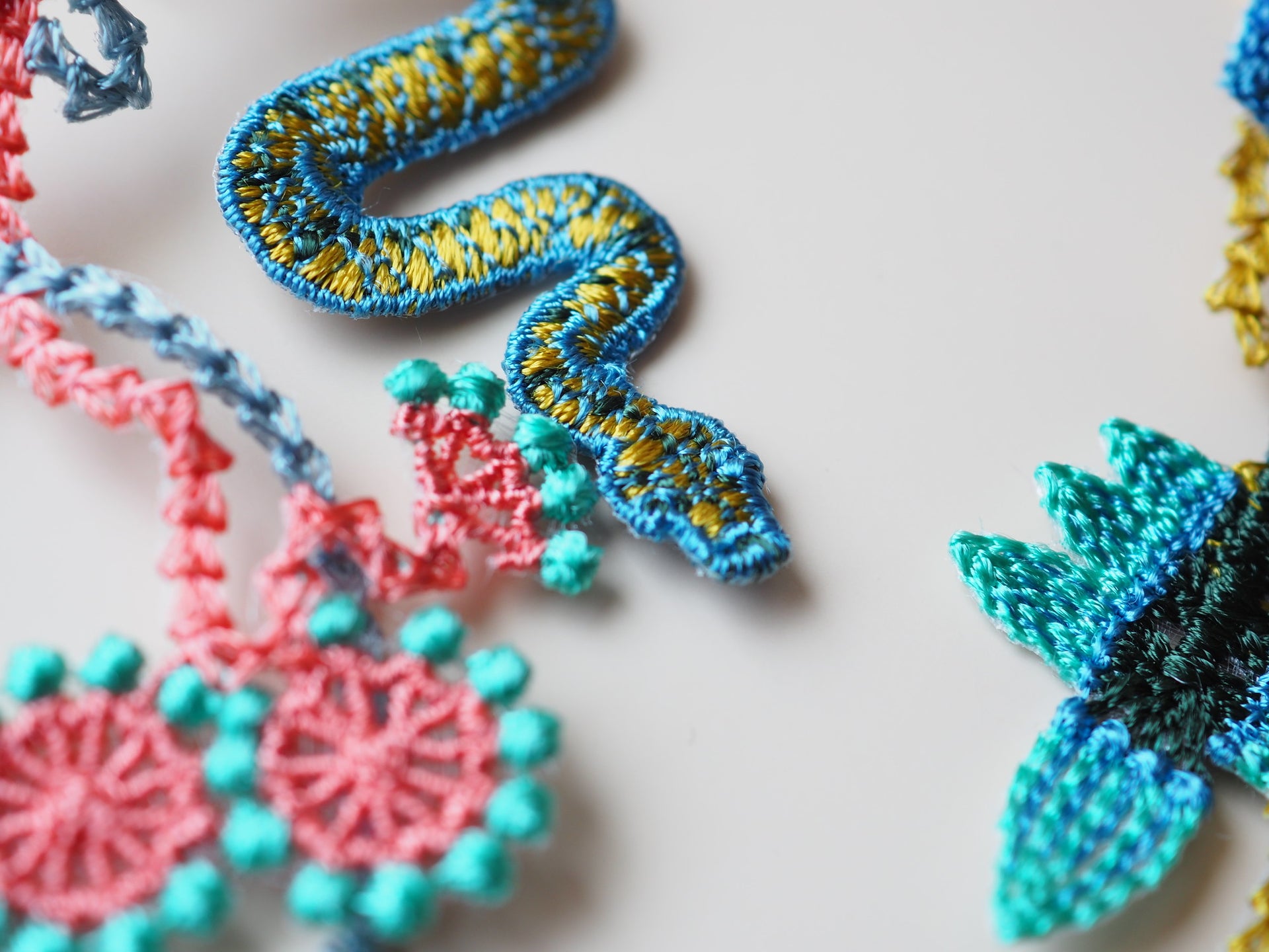 GARDEN / EARRINGS / DENIM