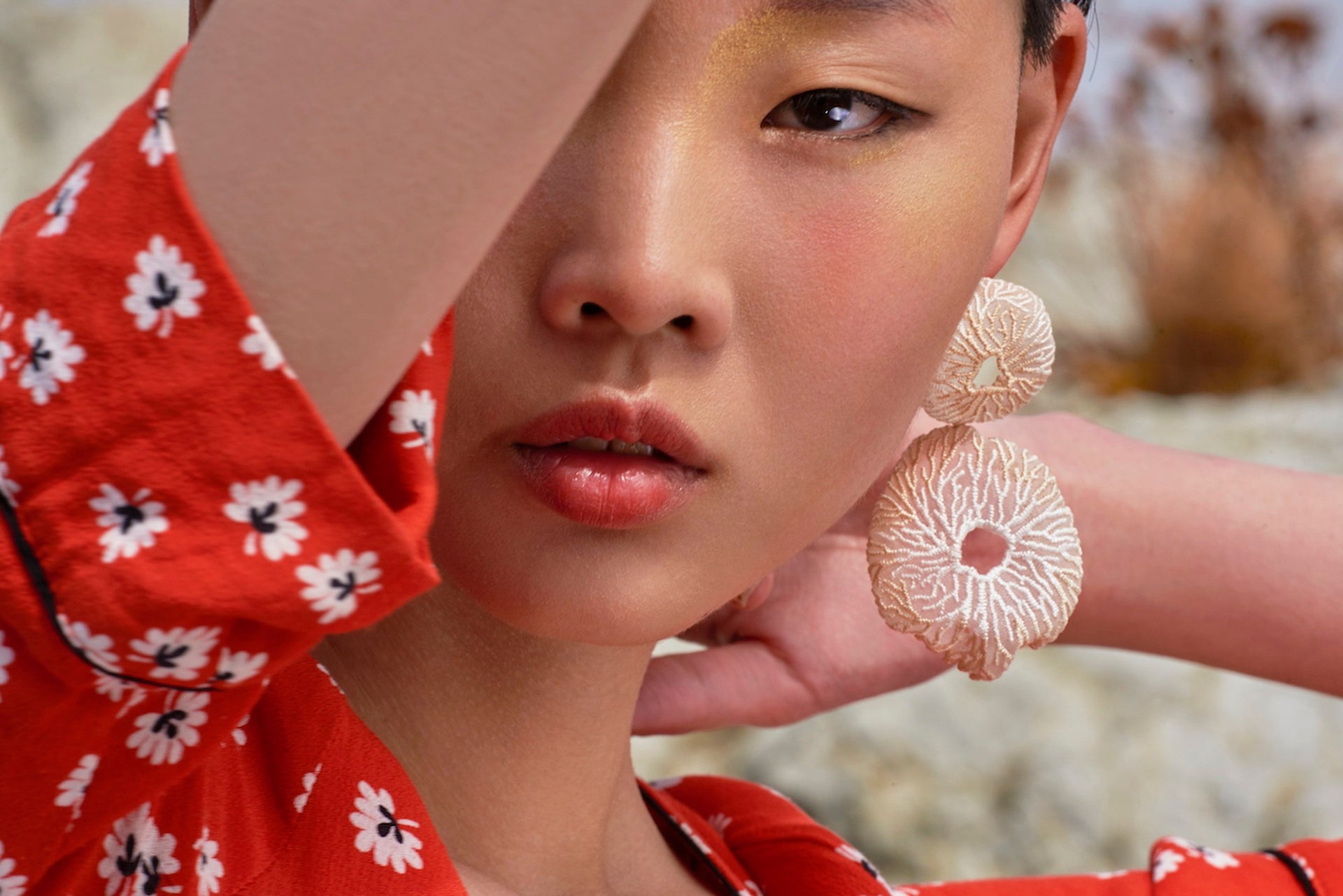 CORAL EGG / EARRING / ECRU