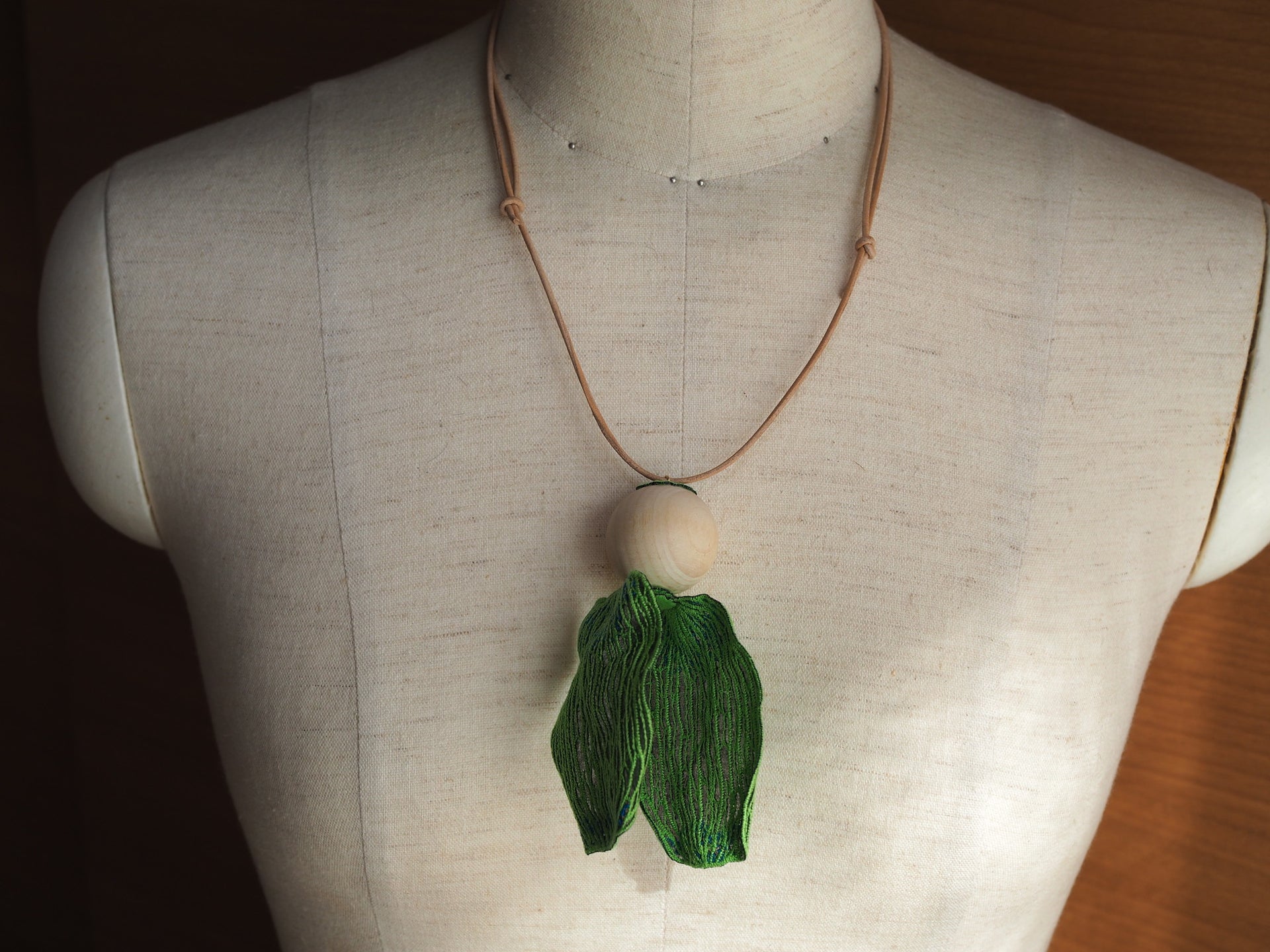 KALA / NECKLACE / GREEN